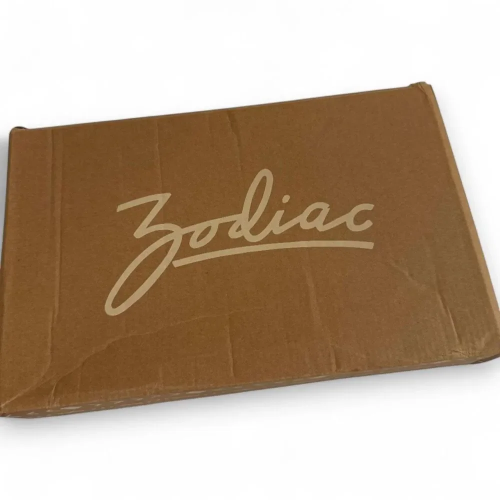 Zodiac scalloped edges
